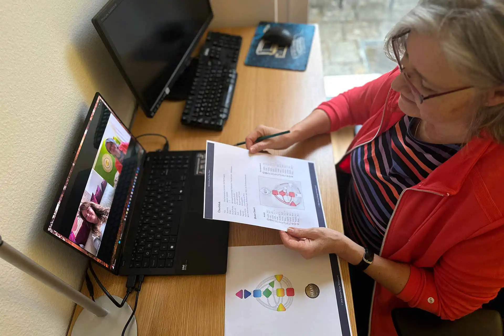 Petra Jäger beim Chart-Reading - Human Design